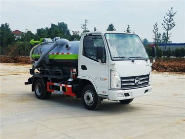 蓝牌凯马3方吸污车
